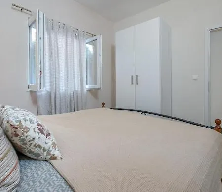 View 1 Apartment