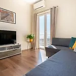 View 1 *